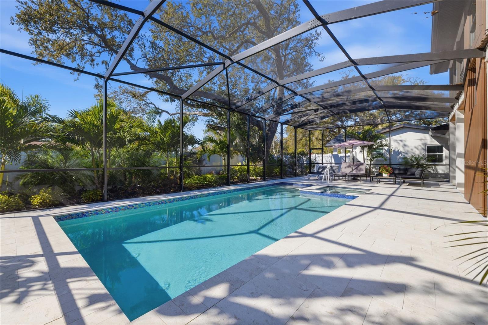 Image 17 of 99 For 639 43rd Avenue N