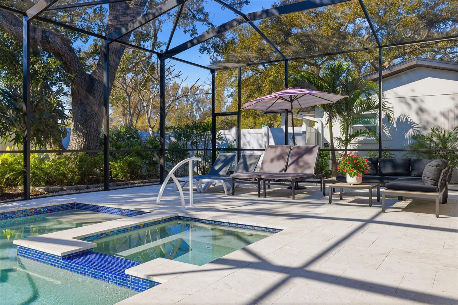 Image 18 of 99 For 639 43rd Avenue N