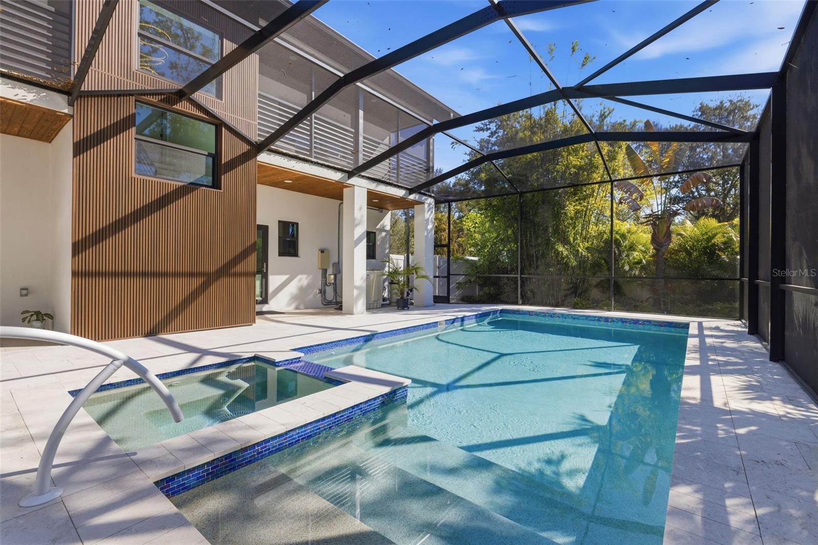 Image 2 of 99 For 639 43rd Avenue N