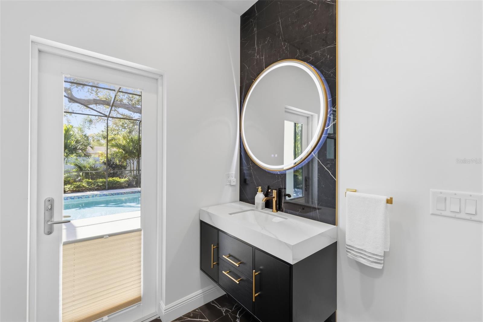 Image 23 of 99 For 639 43rd Avenue N