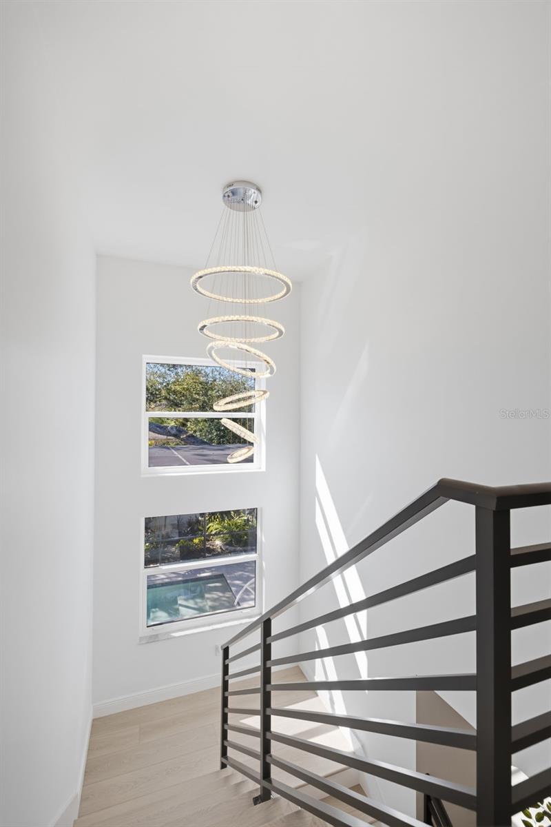 Image 24 of 99 For 639 43rd Avenue N