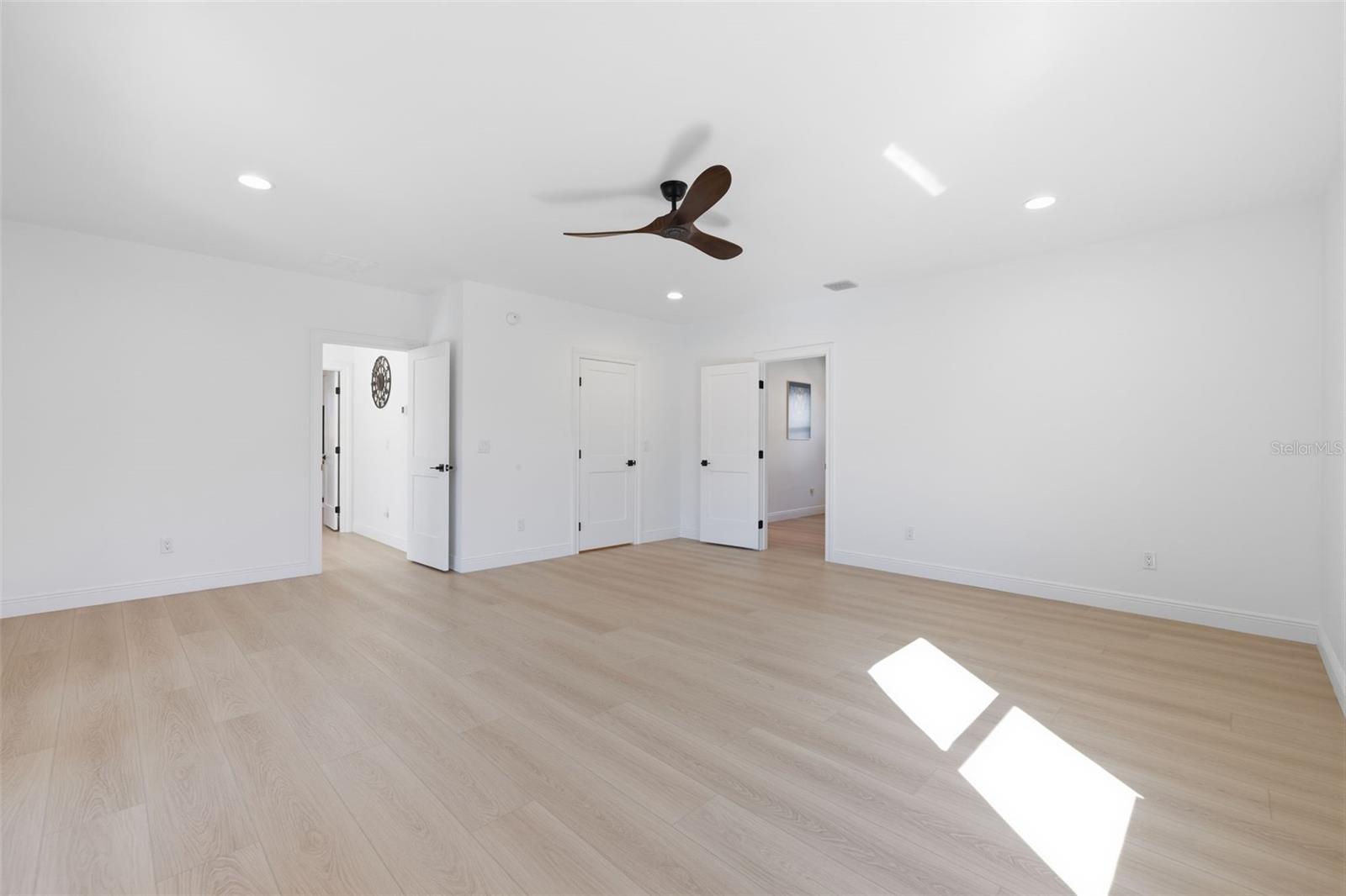 Image 27 of 99 For 639 43rd Avenue N