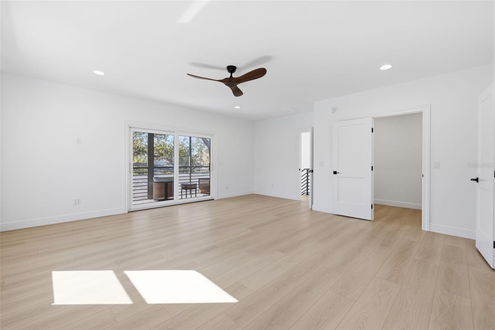 Image 28 of 99 For 639 43rd Avenue N