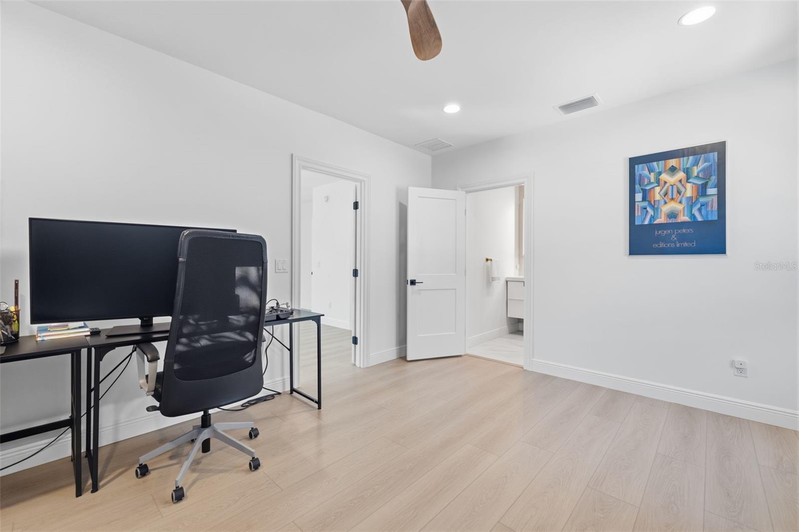 Image 30 of 99 For 639 43rd Avenue N