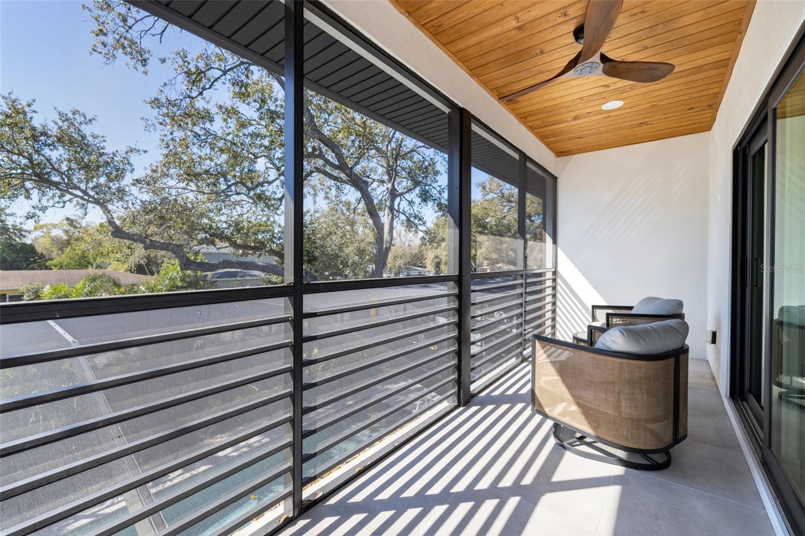 Image 33 of 99 For 639 43rd Avenue N