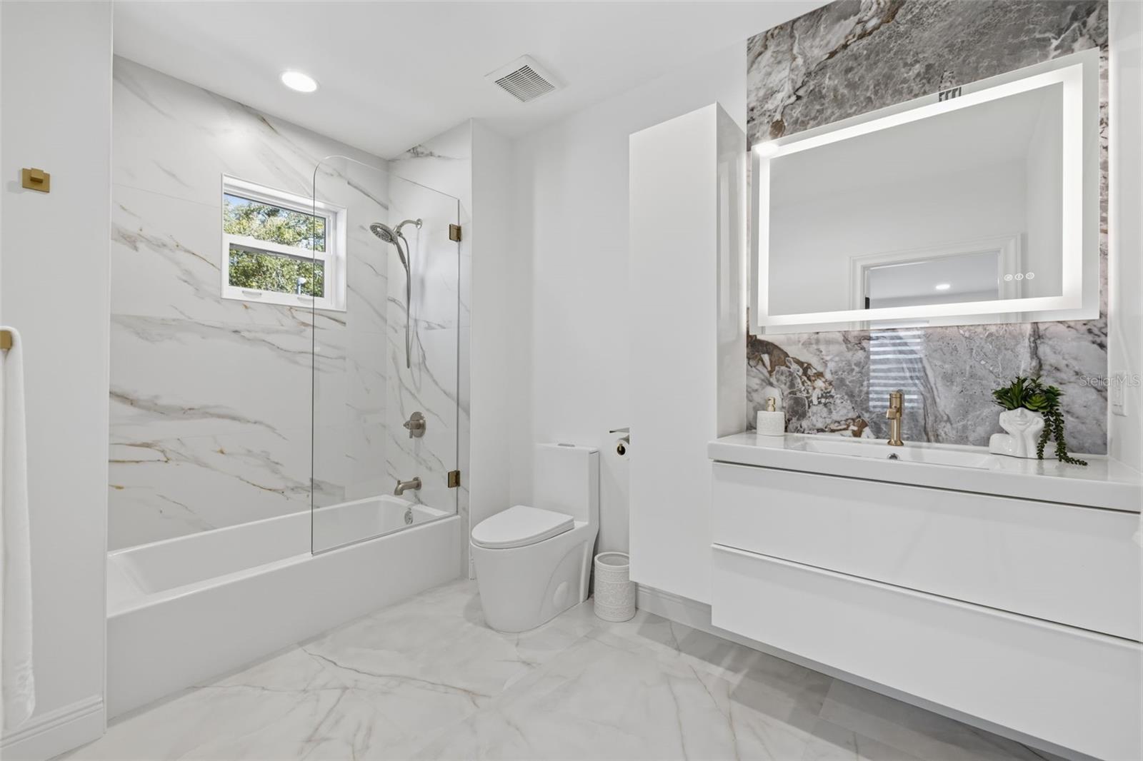 Image 39 of 99 For 639 43rd Avenue N