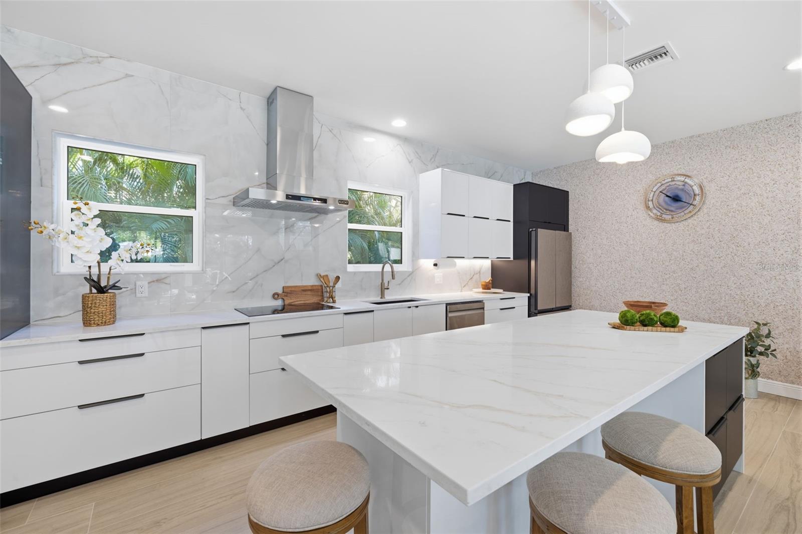 Image 4 of 99 For 639 43rd Avenue N