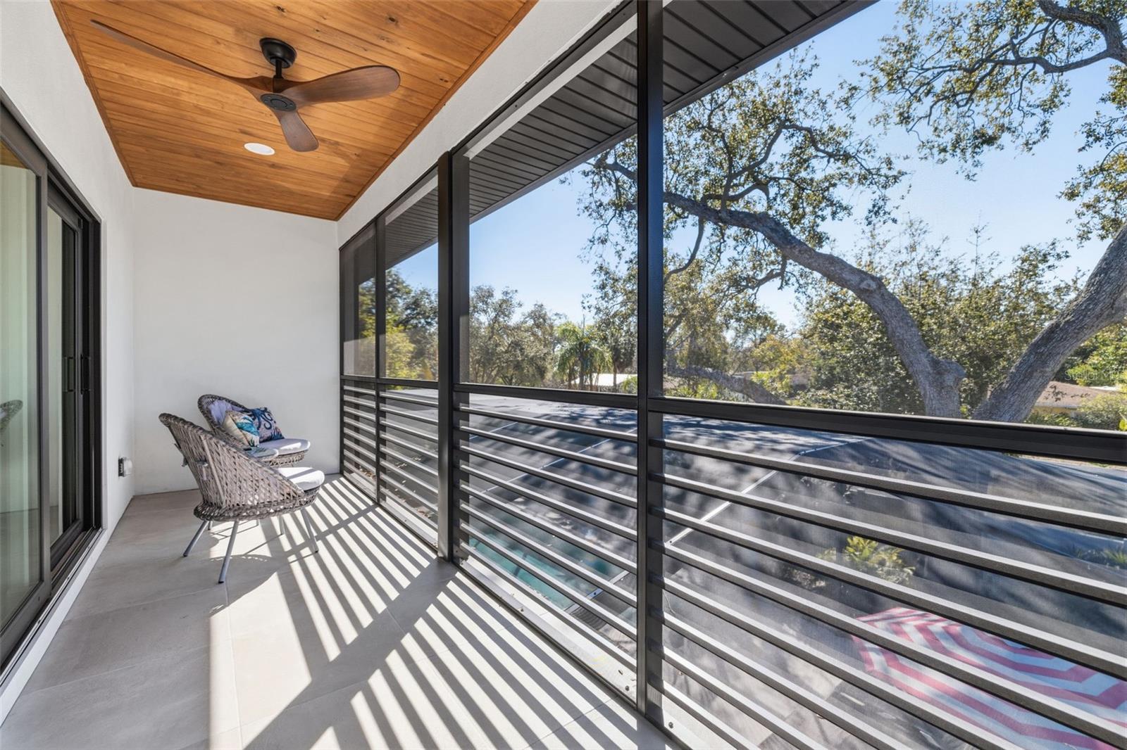 Image 40 of 99 For 639 43rd Avenue N