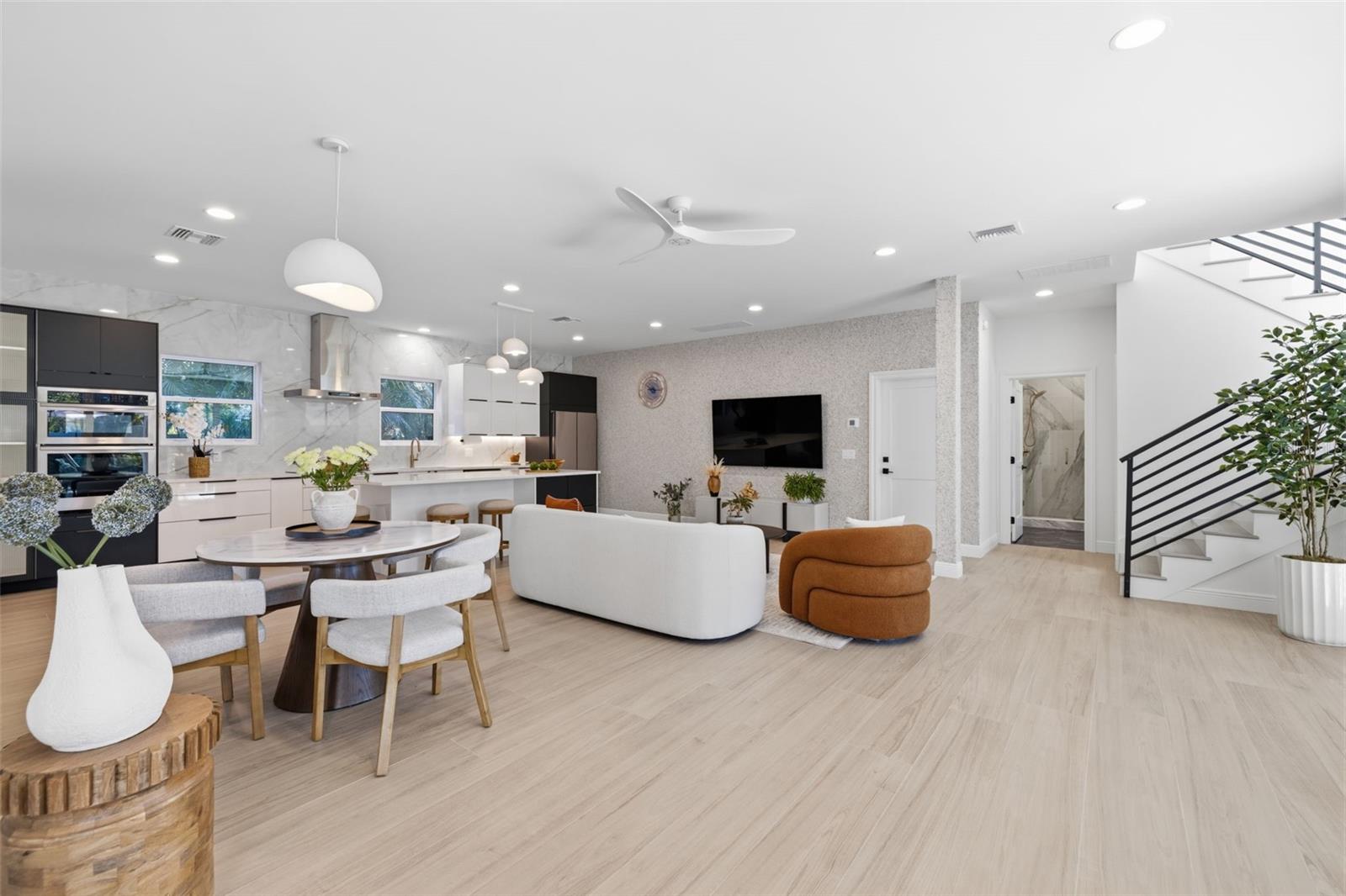 Image 5 of 99 For 639 43rd Avenue N