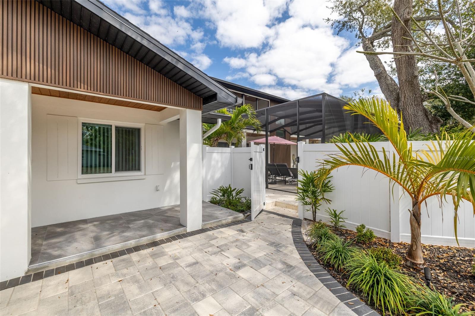 Image 53 of 99 For 639 43rd Avenue N