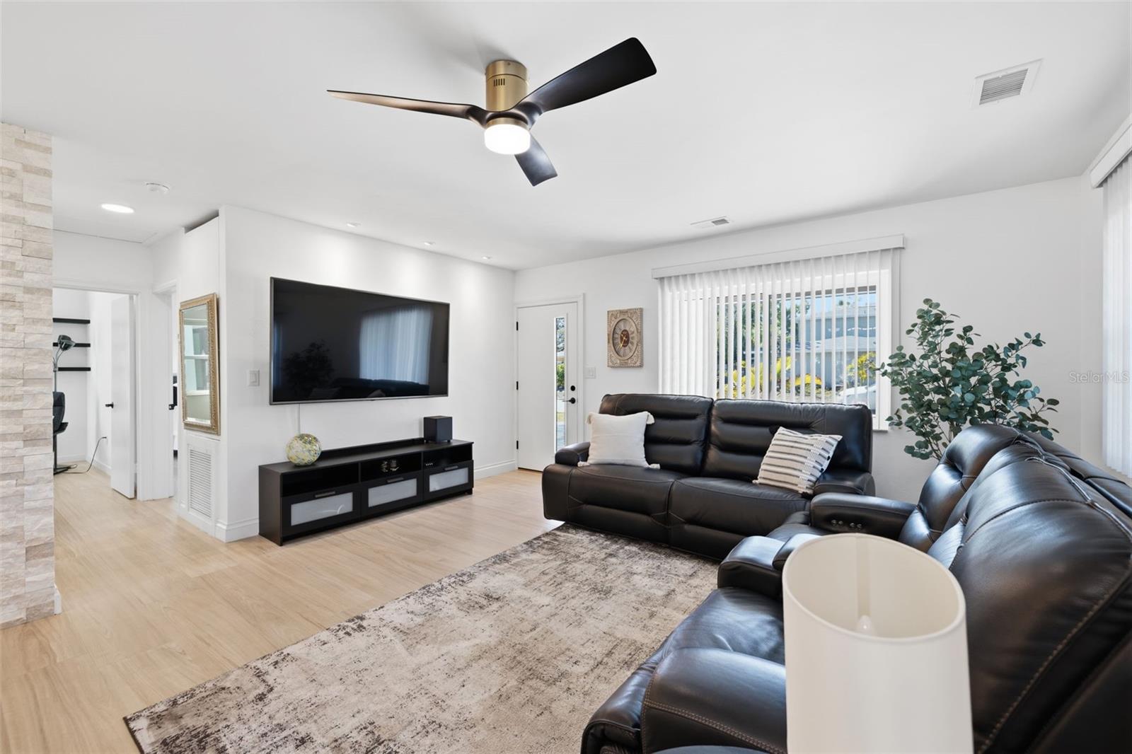 Image 61 of 99 For 639 43rd Avenue N