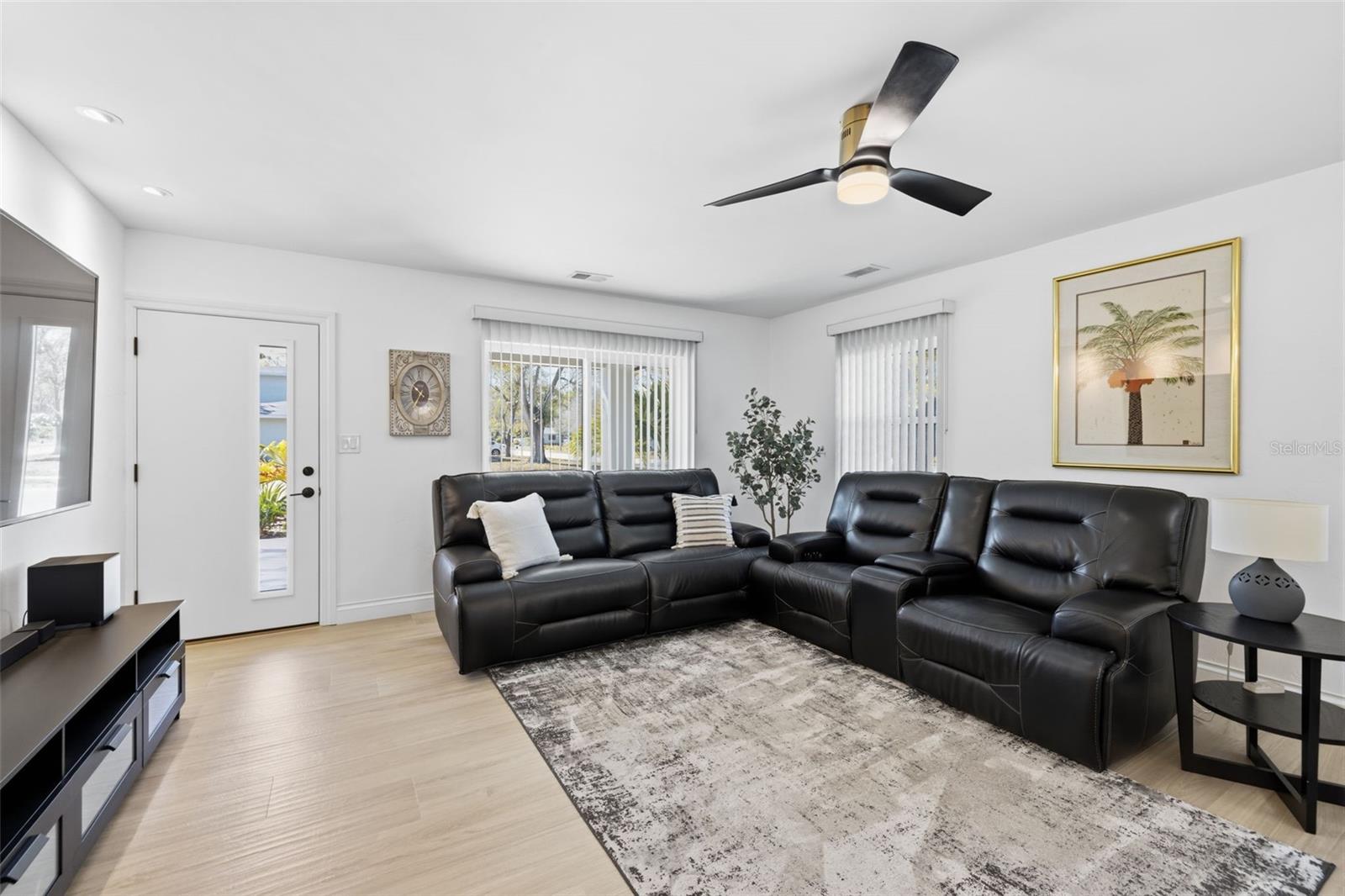 Image 62 of 99 For 639 43rd Avenue N