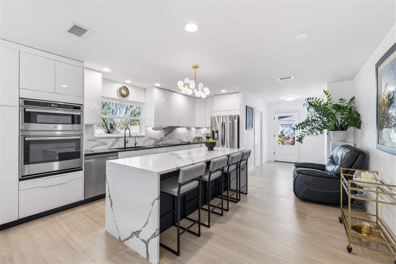 Image 64 of 99 For 639 43rd Avenue N