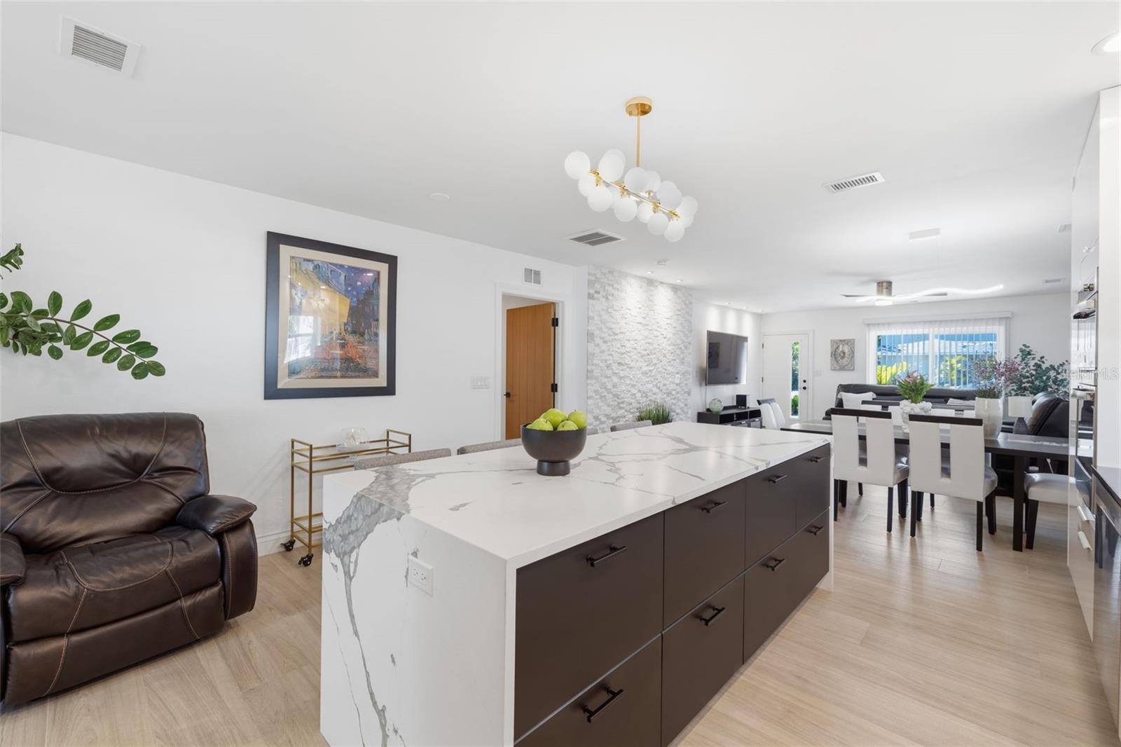 Image 66 of 99 For 639 43rd Avenue N