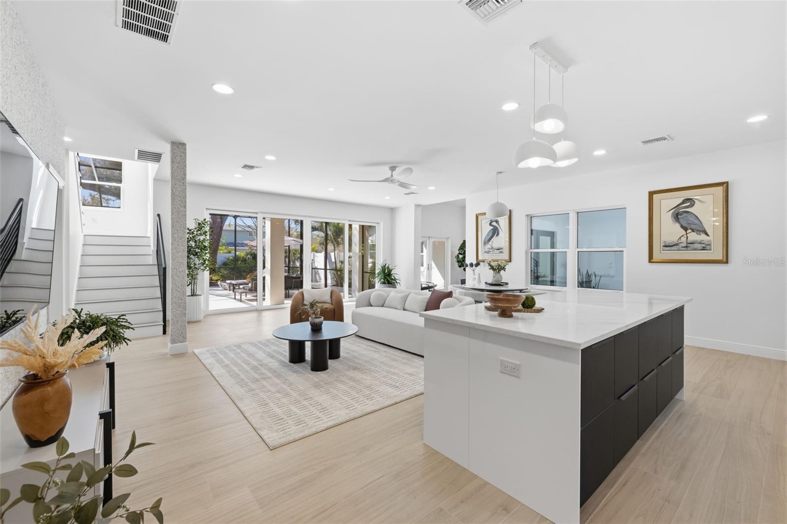 Image 7 of 99 For 639 43rd Avenue N