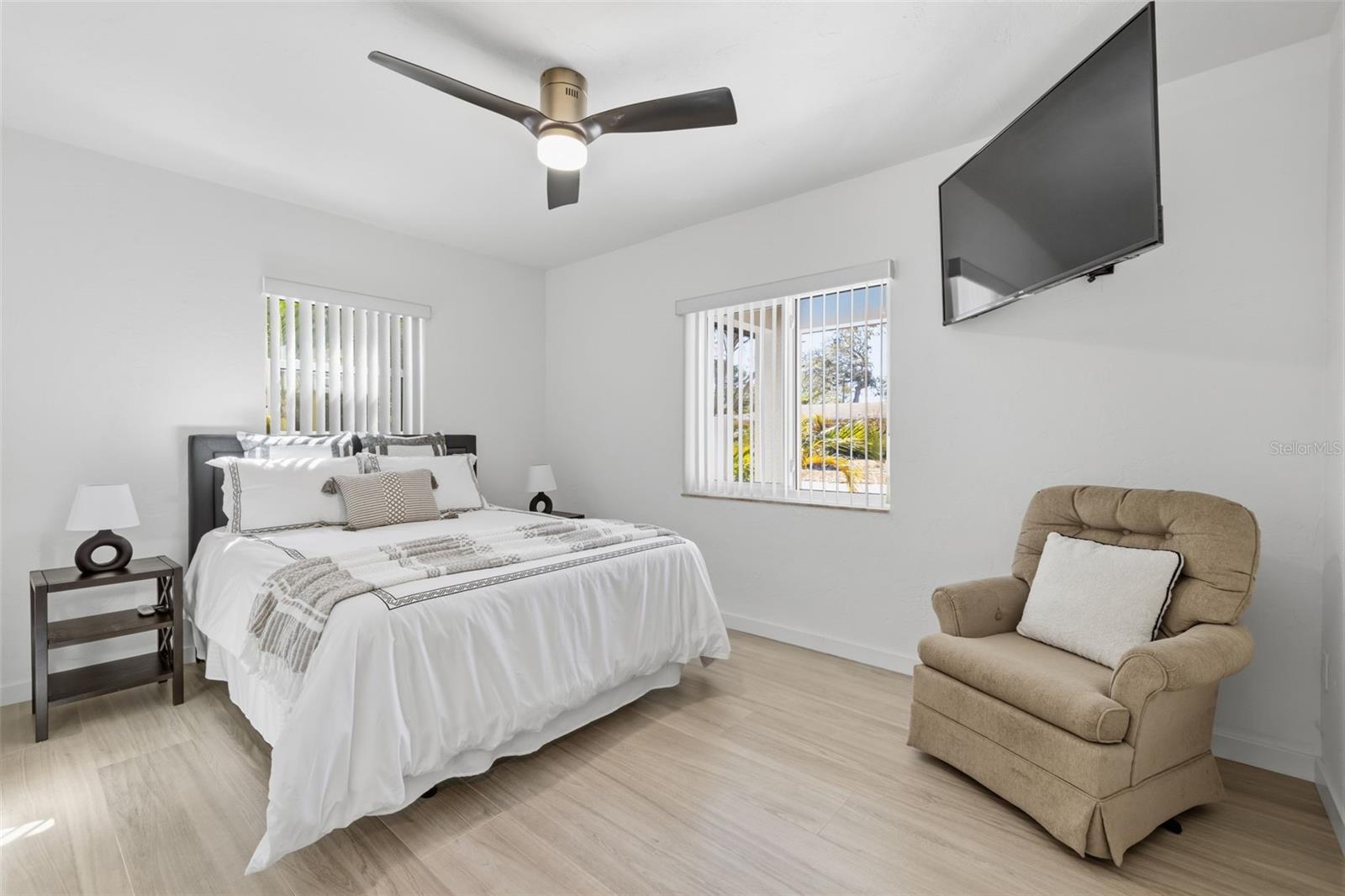 Image 70 of 99 For 639 43rd Avenue N