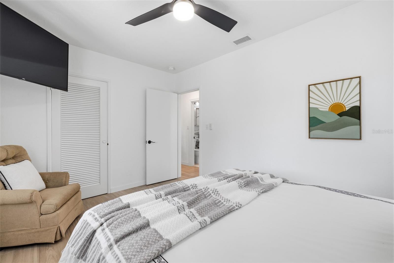 Image 71 of 99 For 639 43rd Avenue N