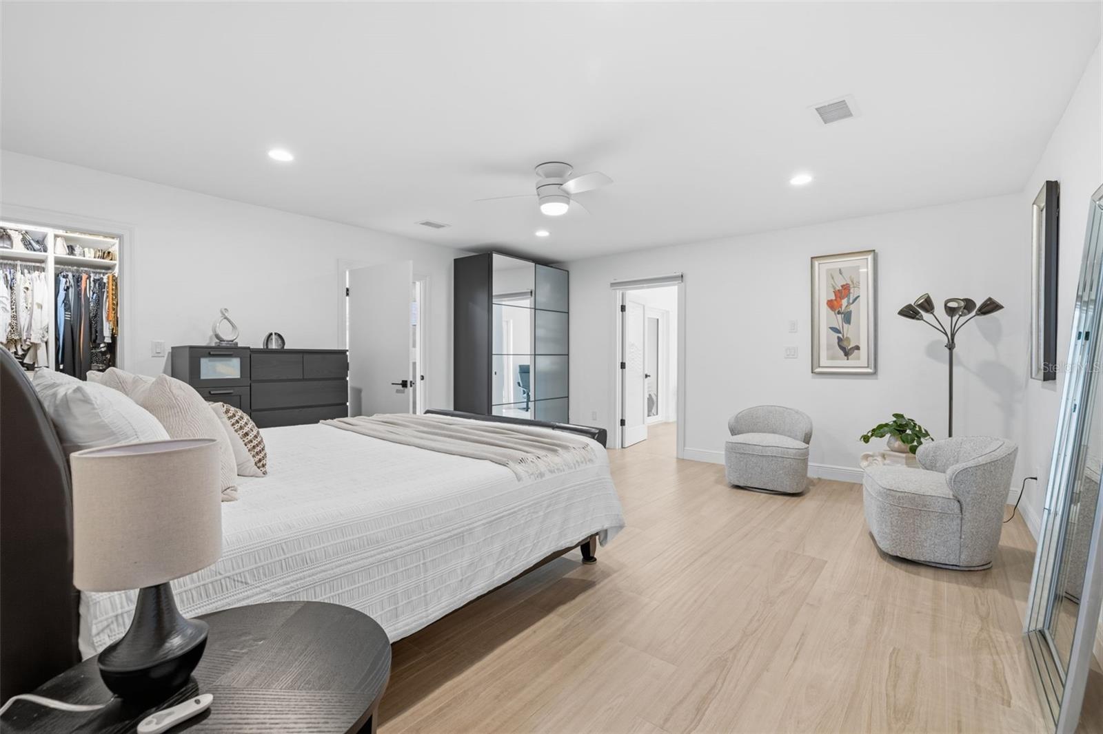 Image 74 of 99 For 639 43rd Avenue N