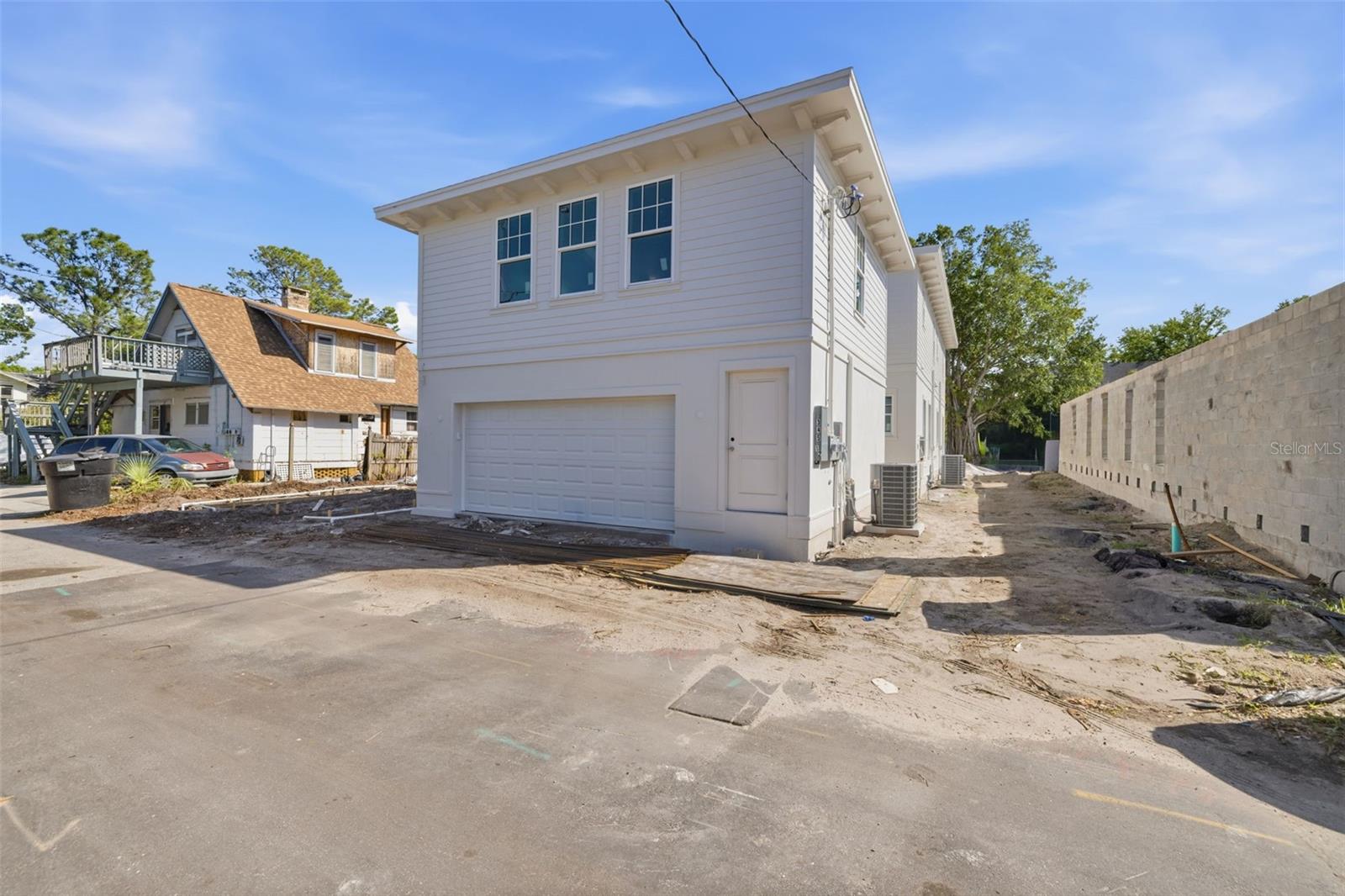 Image 22 of 37 For 345 11th Avenue Ne