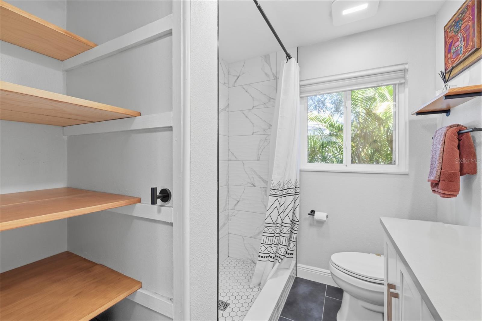 Listing photo id 22 for 737 53rd Terrace N