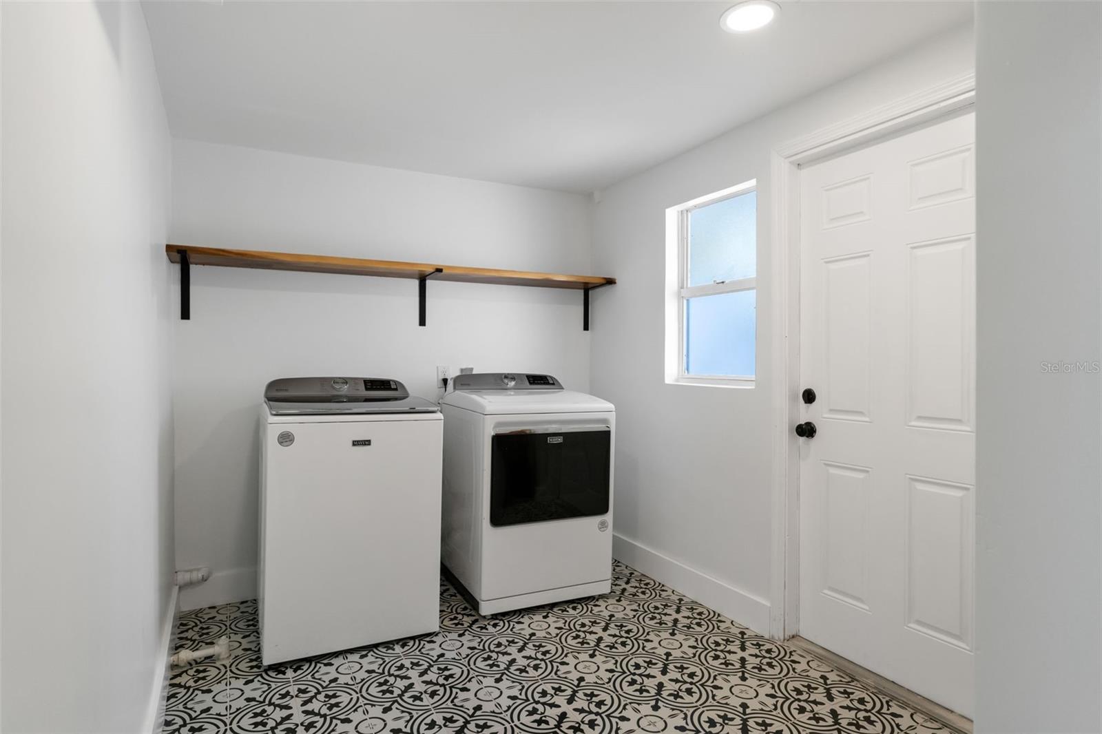 Image 28 of 67 For 222 11th Avenue N