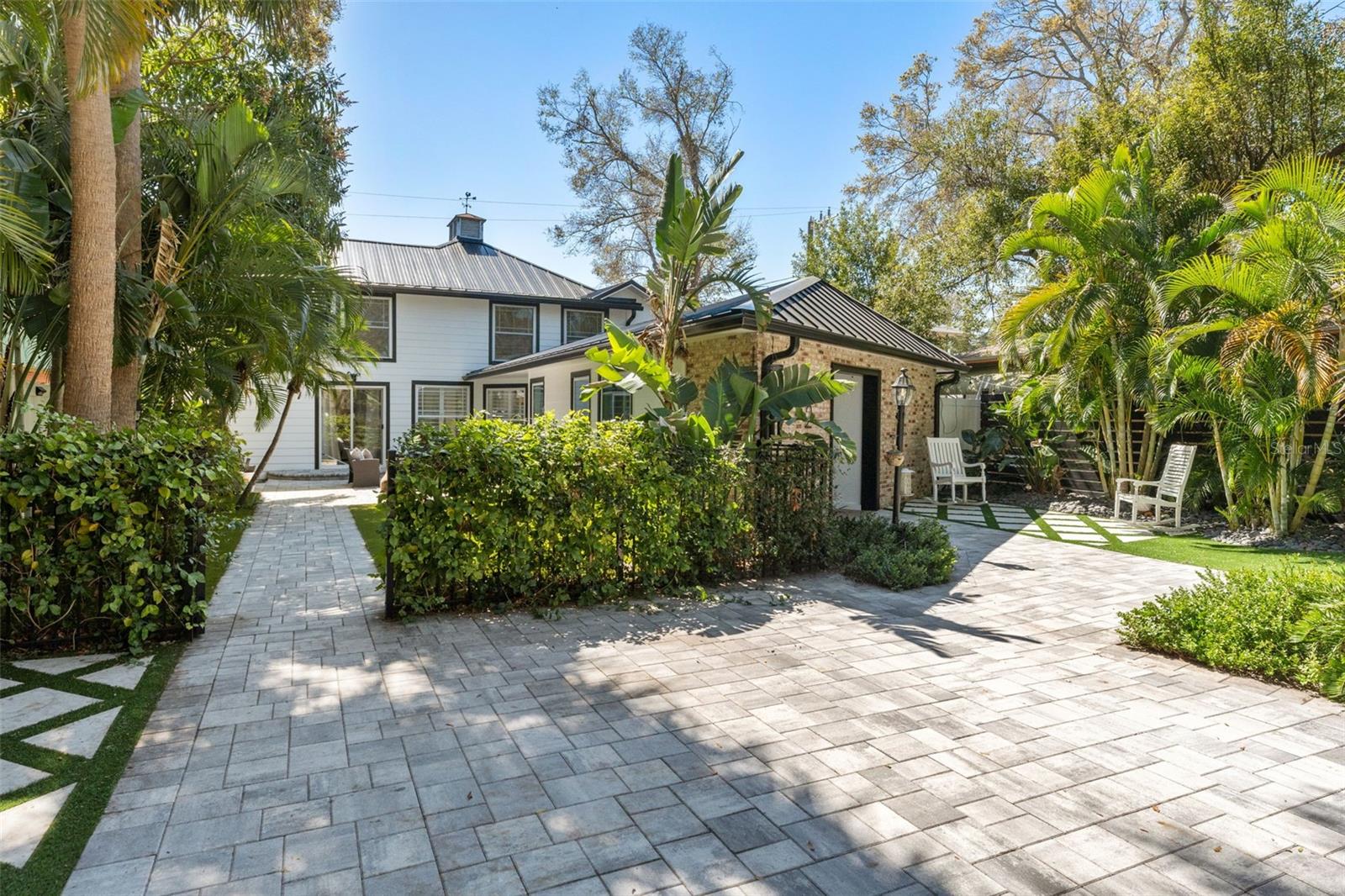 Image 3 of 67 For 222 11th Avenue N