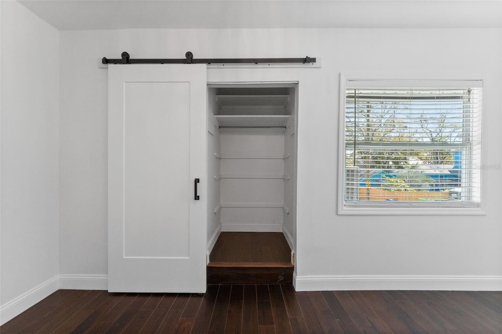 Image 48 of 67 For 222 11th Avenue N