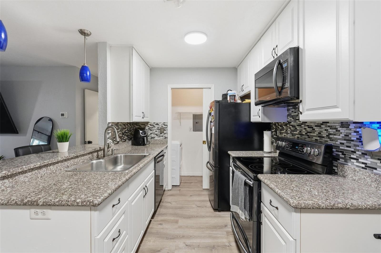 Image 8 of 23 For 10265 Gandy Boulevard N 1415