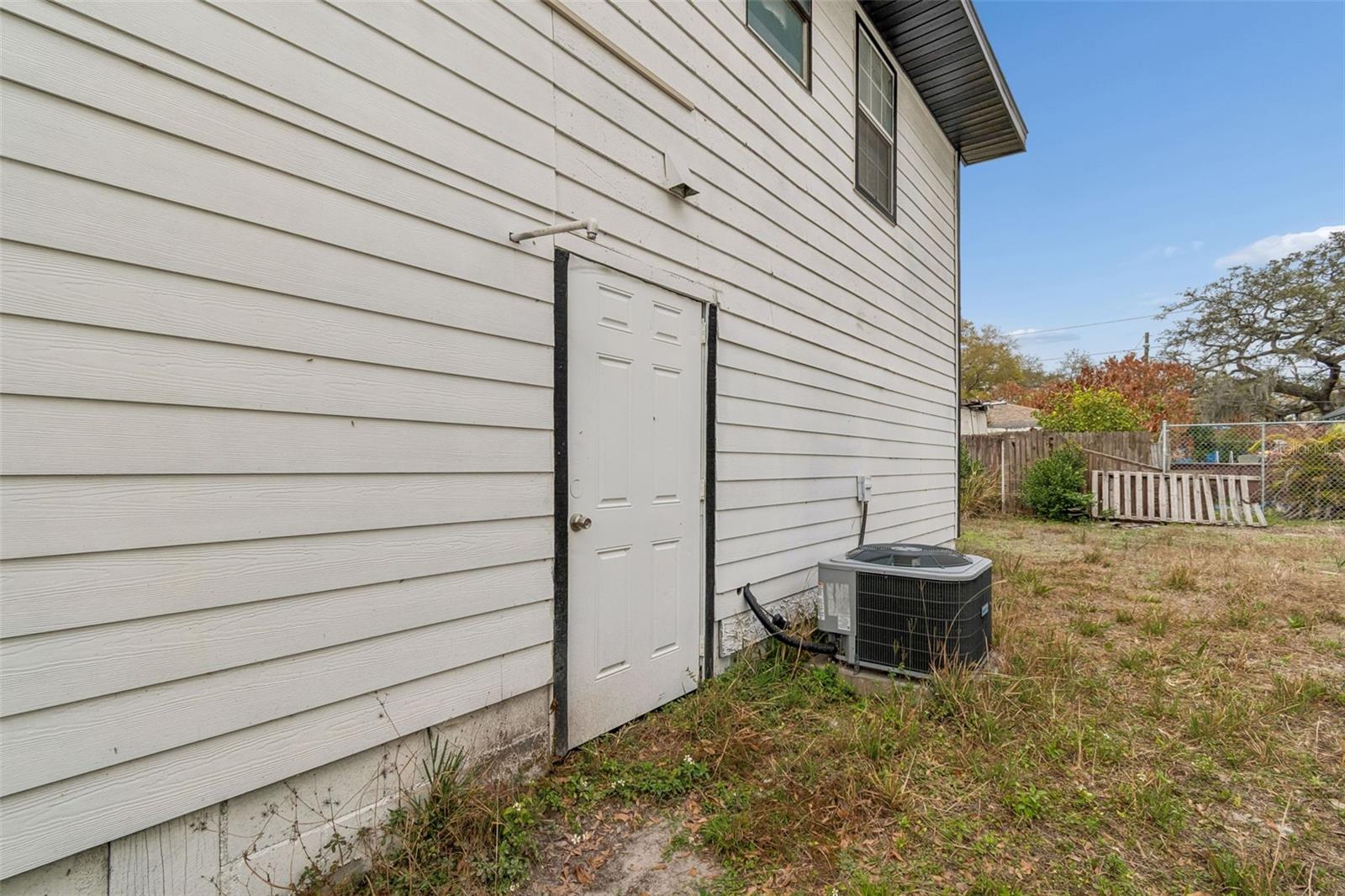 Image 13 of 26 For 2402 Cassell Street