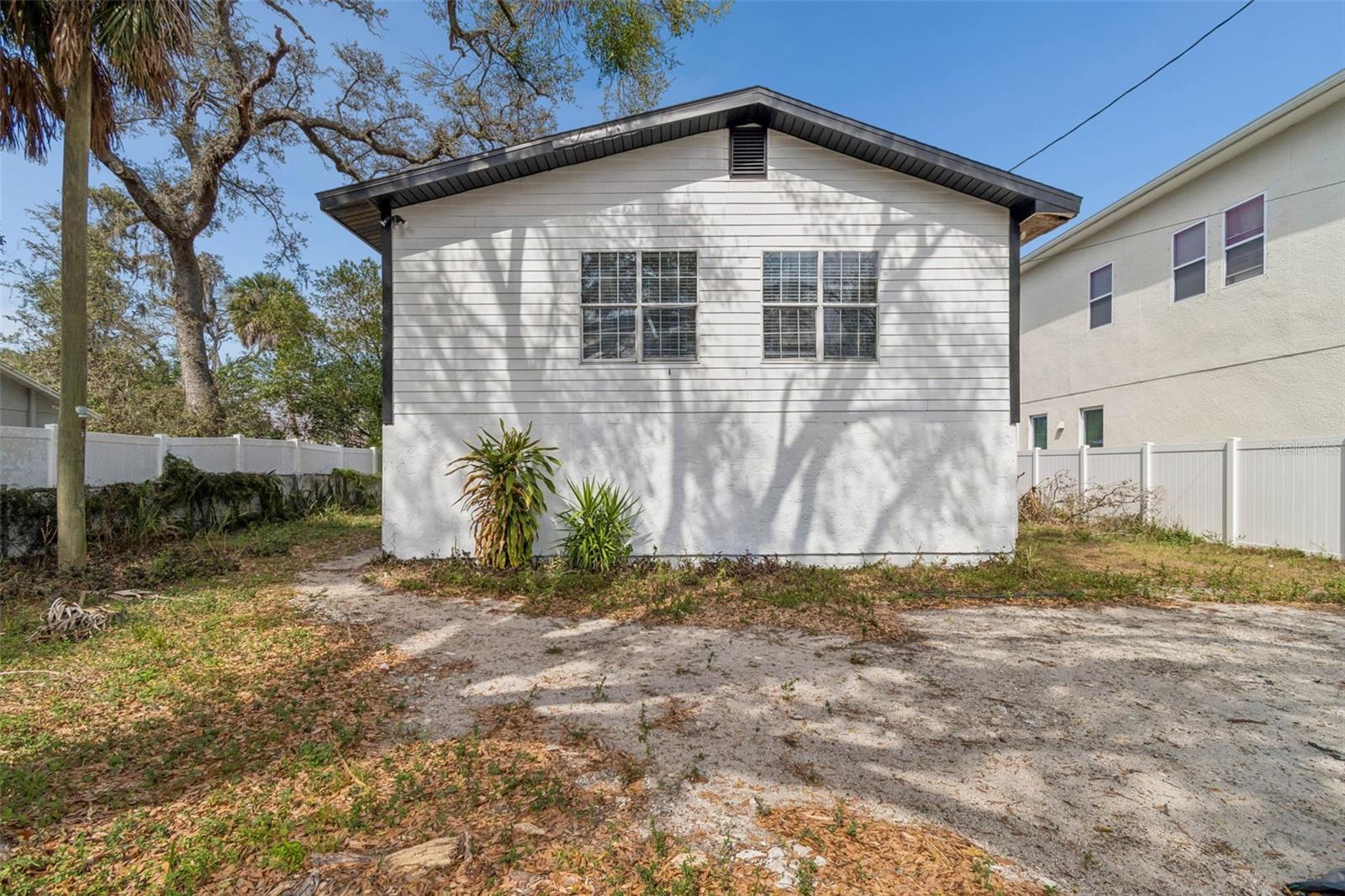 Image 14 of 26 For 2402 Cassell Street