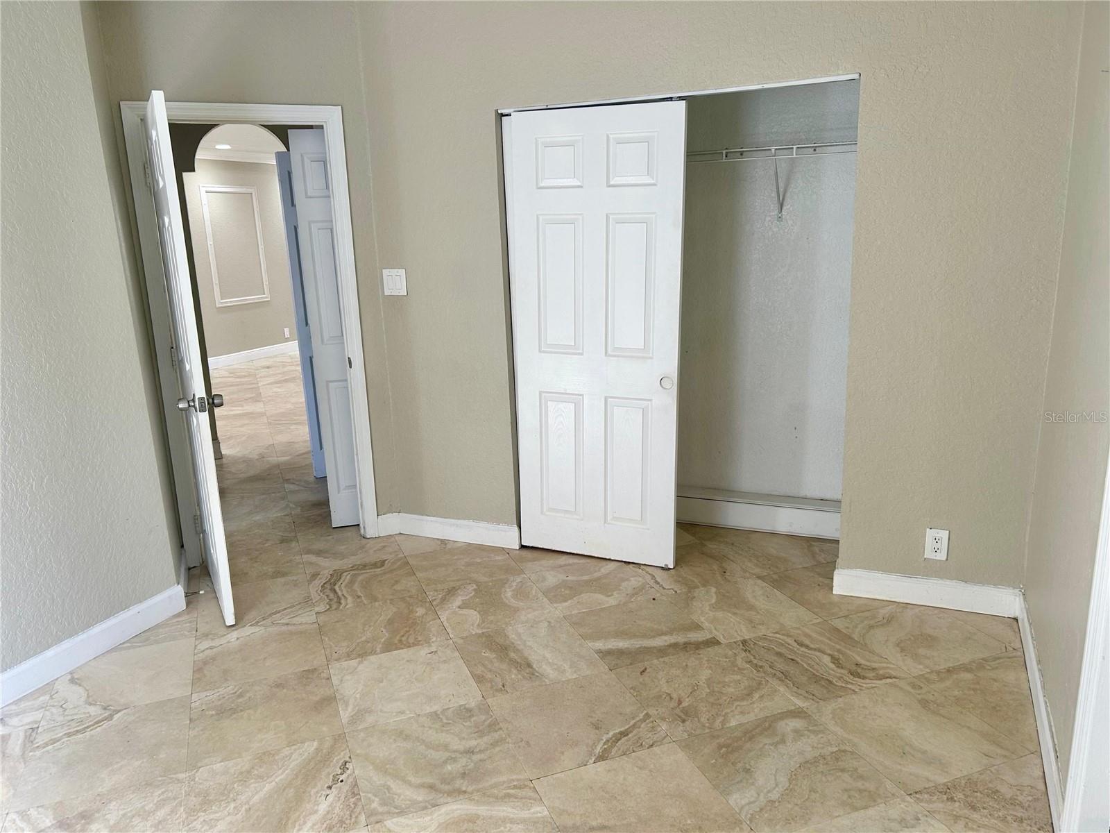 Image 14 of 18 For 1630 Van Buren Street