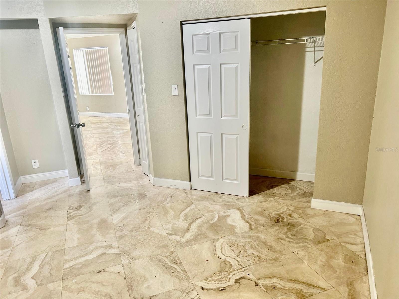 Image 6 of 18 For 1630 Van Buren Street