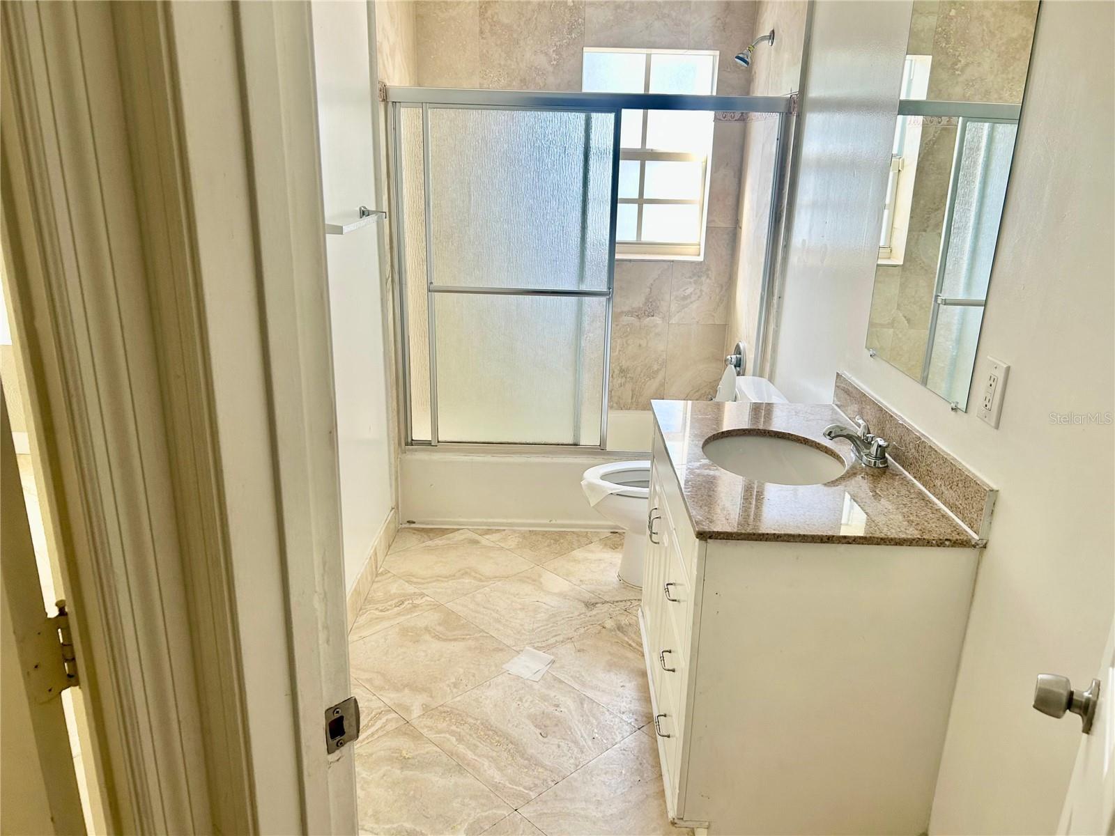 Image 8 of 18 For 1630 Van Buren Street