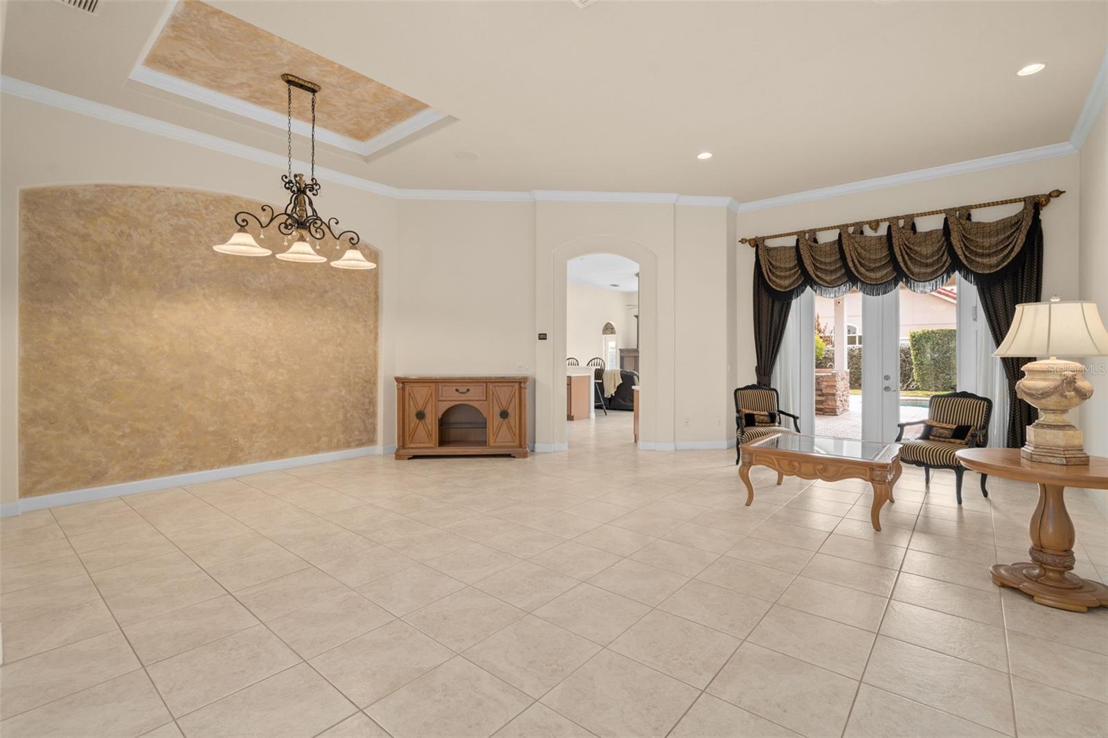 Listing photo id 8 for 1950 Elkhorn Court