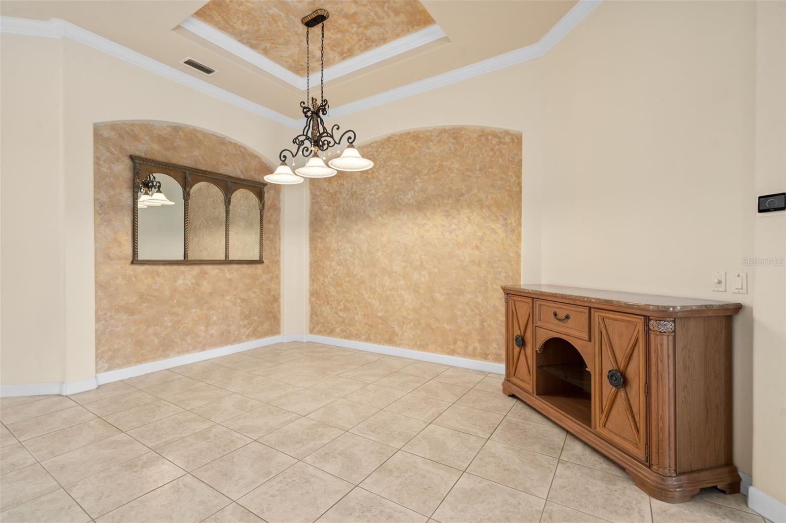 Listing photo id 11 for 1950 Elkhorn Court