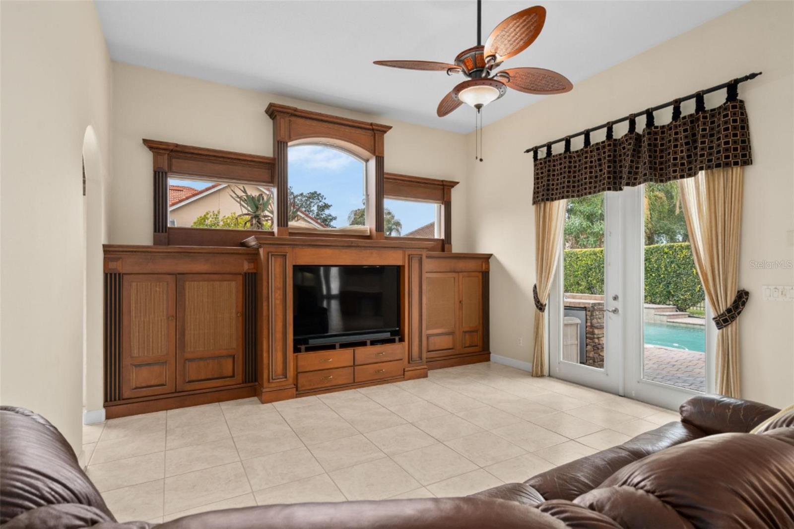 Listing photo id 22 for 1950 Elkhorn Court