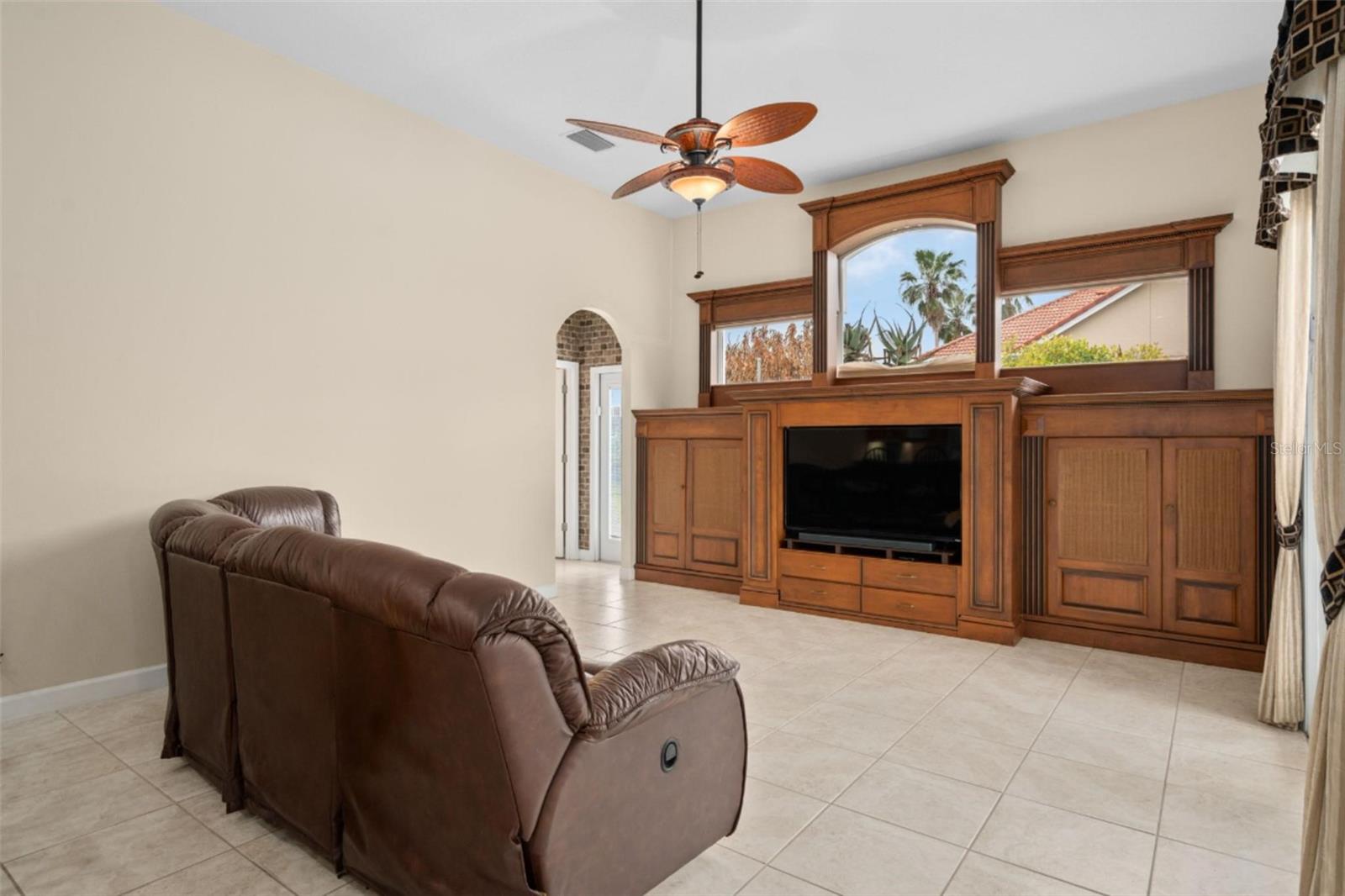 Listing photo id 23 for 1950 Elkhorn Court