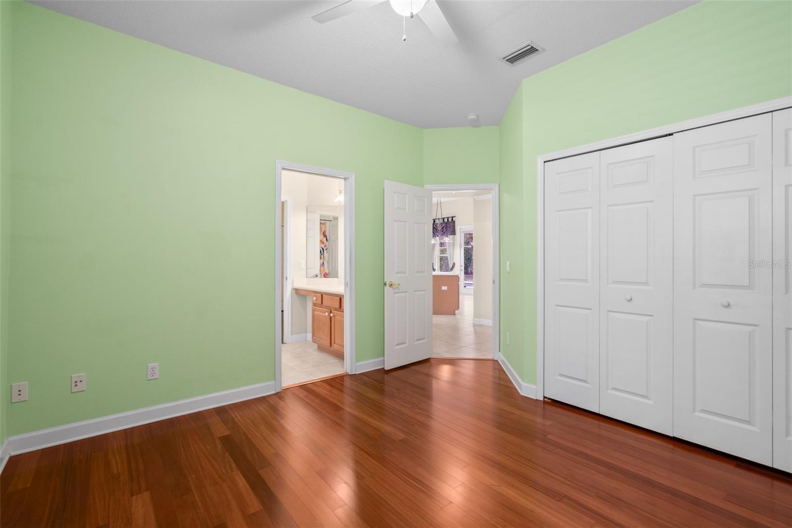 Listing photo id 31 for 1950 Elkhorn Court