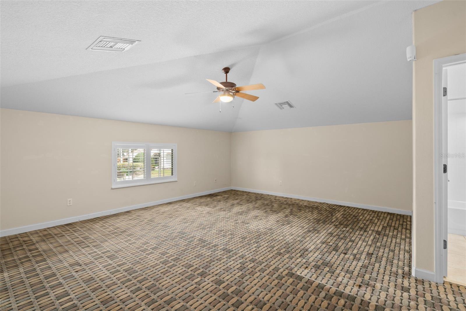 Listing photo id 37 for 1950 Elkhorn Court