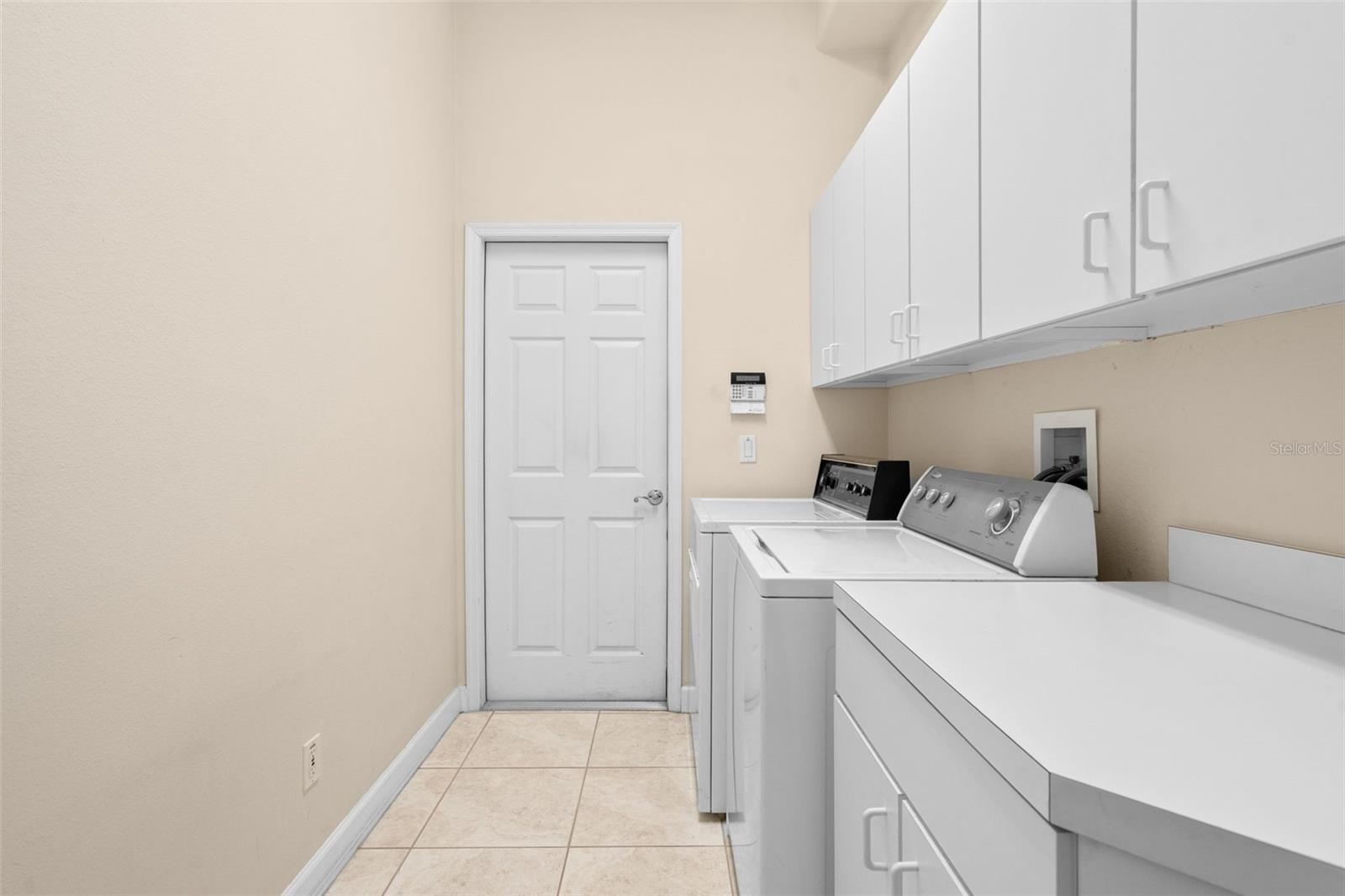 Listing photo id 40 for 1950 Elkhorn Court