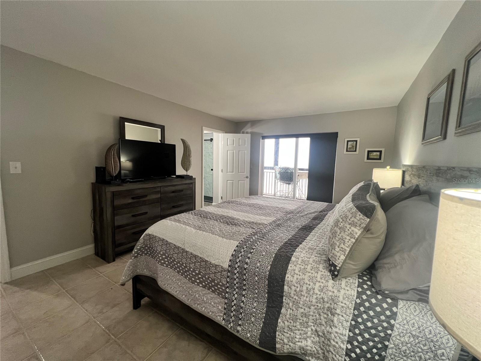 Image 11 of 25 For 1270 Gulf Boulevard 1403