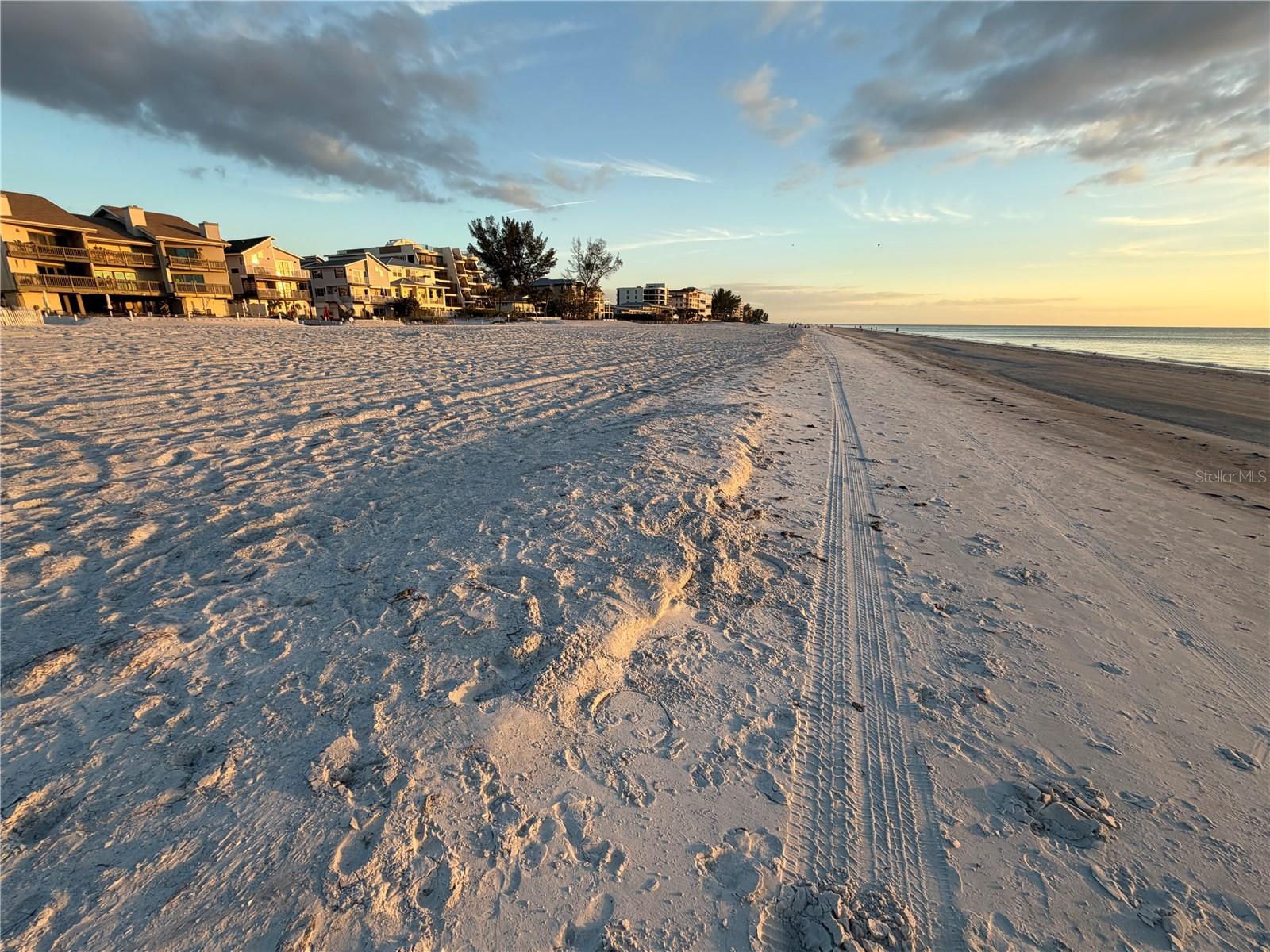 Image 22 of 25 For 1270 Gulf Boulevard 1403