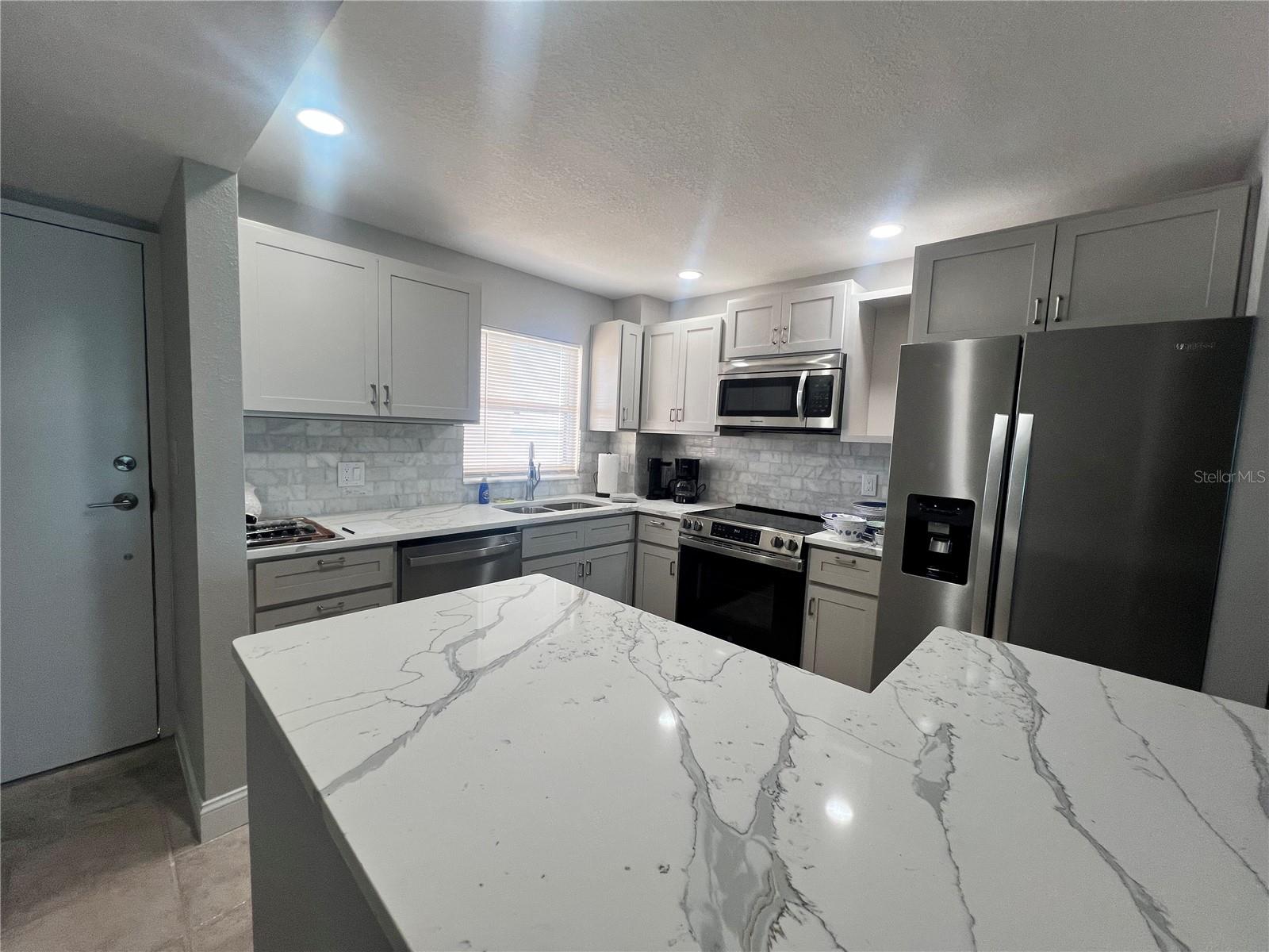 Image 8 of 25 For 1270 Gulf Boulevard 1403