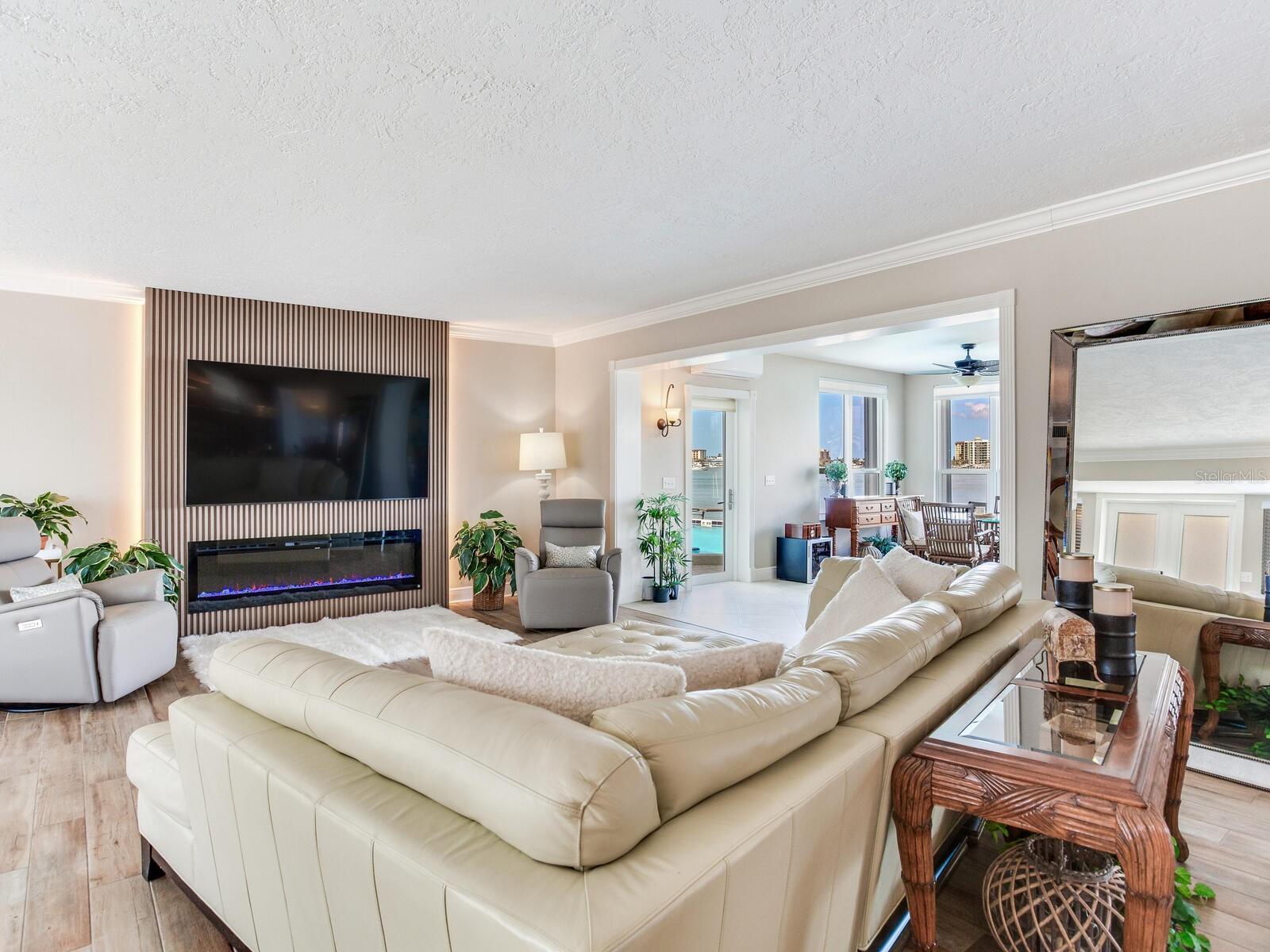 Image 10 of 60 For 210 Dolphin Point B