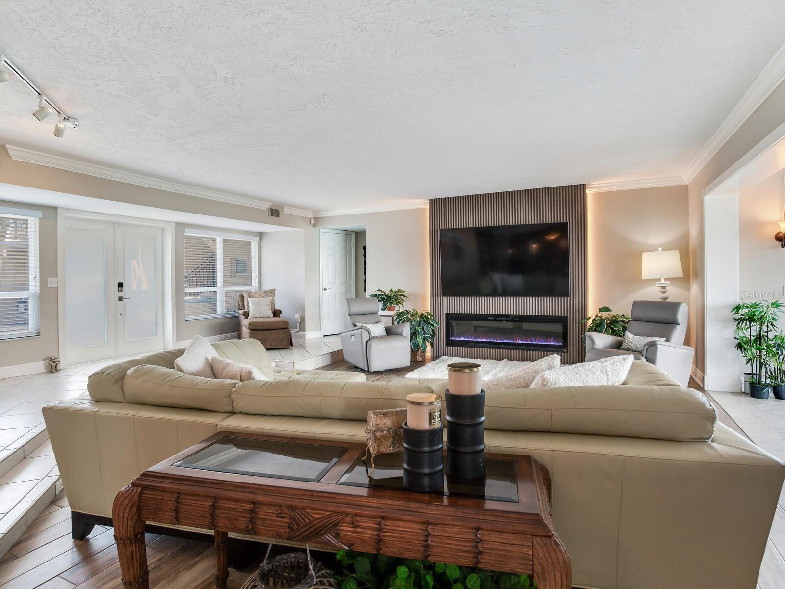 Image 34 of 60 For 210 Dolphin Point B