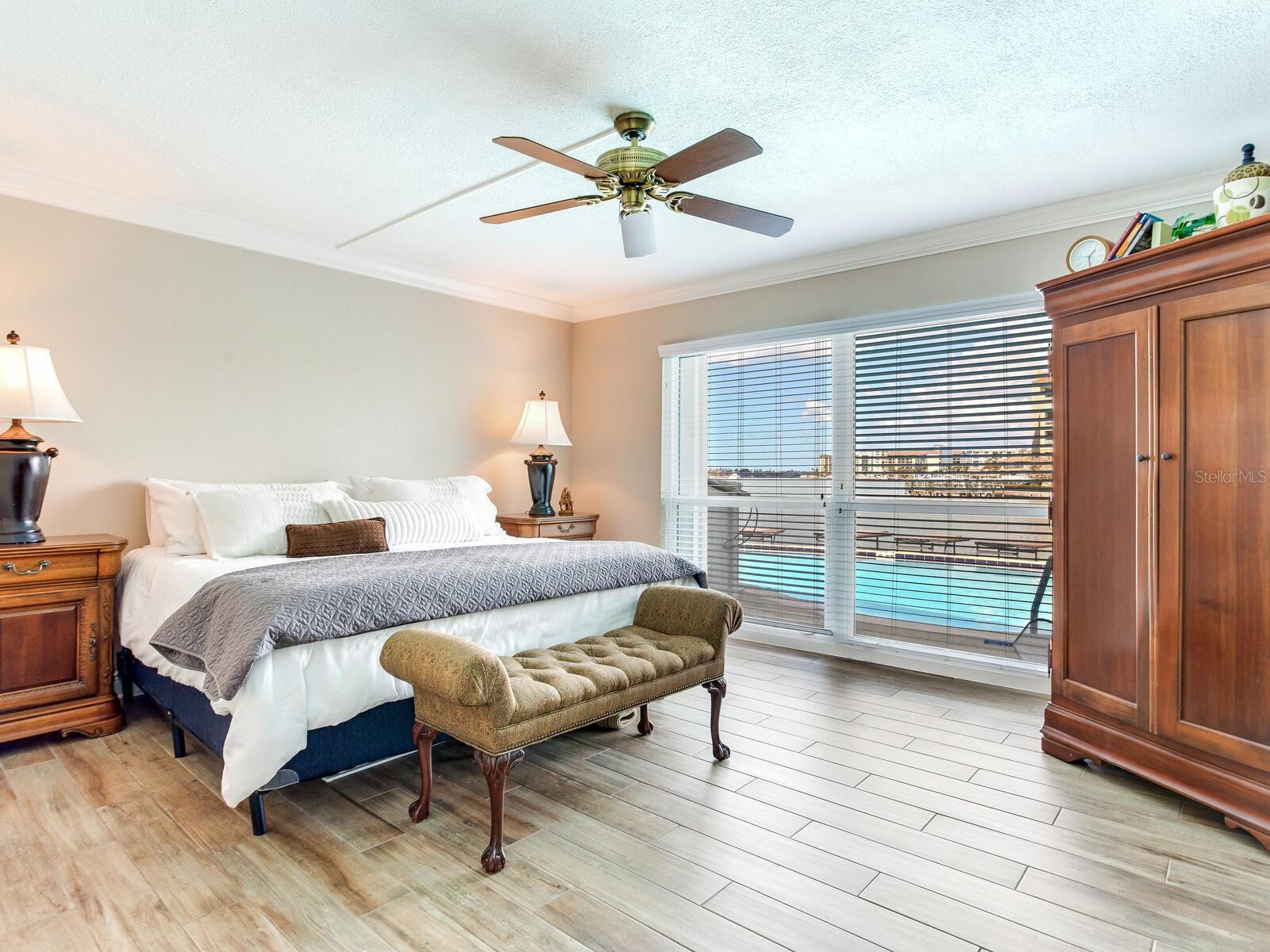 Image 37 of 60 For 210 Dolphin Point B