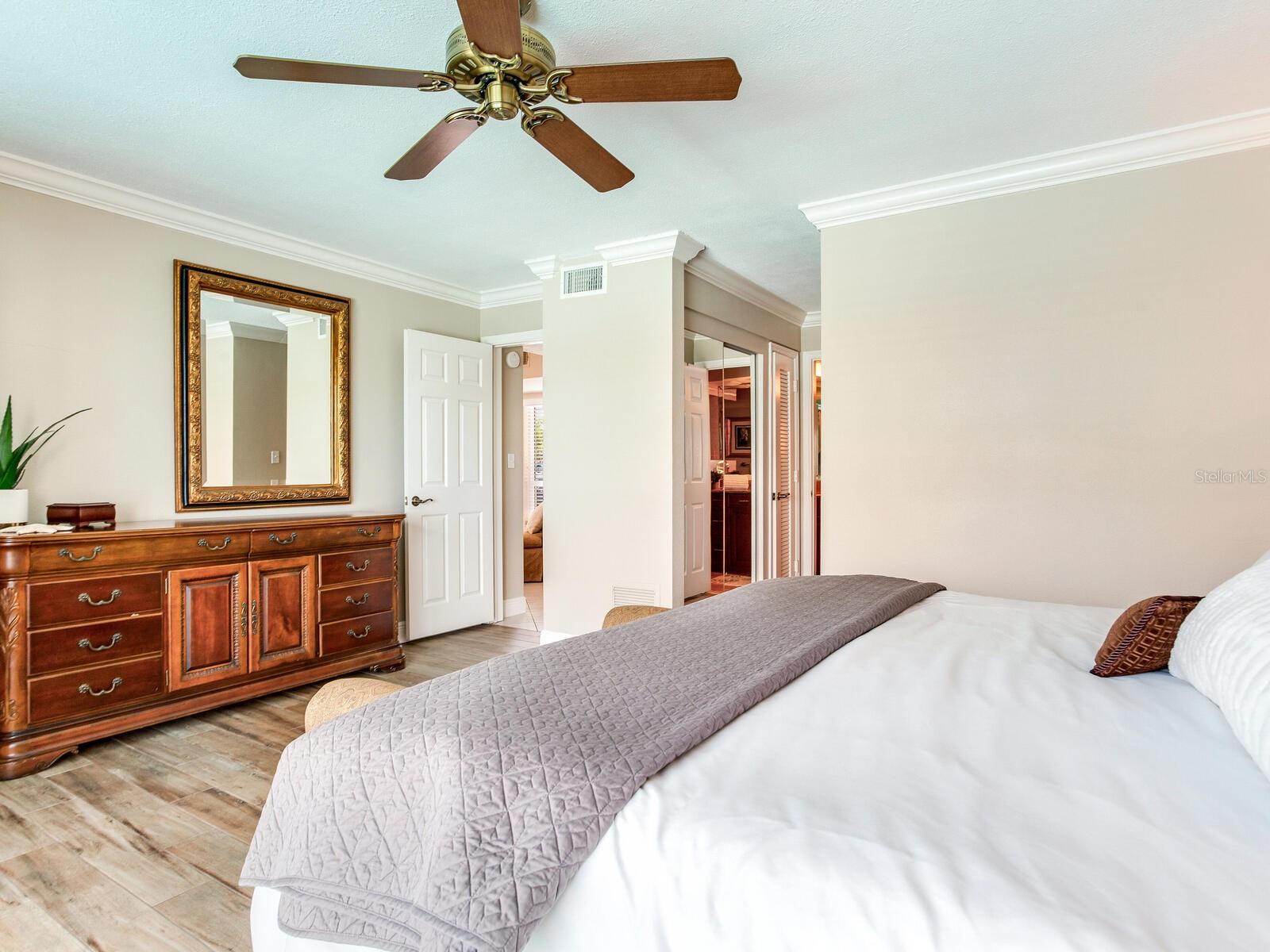 Image 40 of 60 For 210 Dolphin Point B