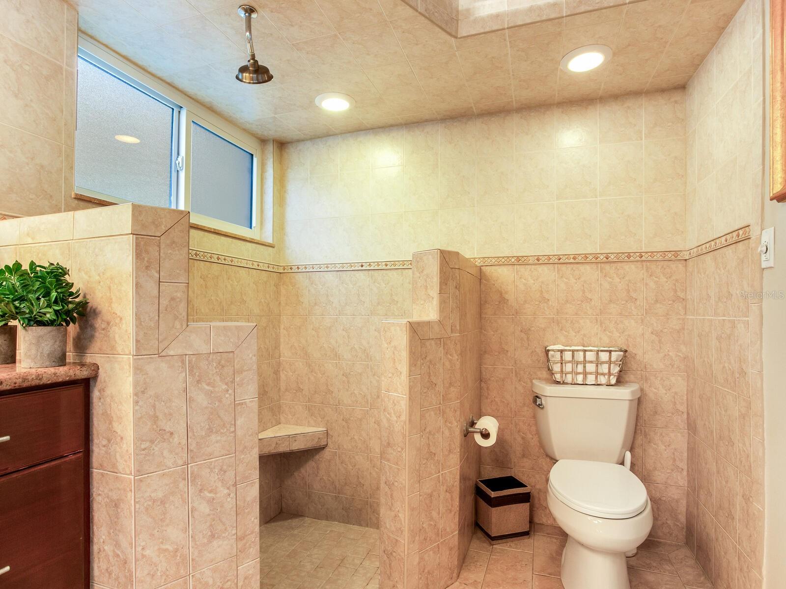 Image 44 of 60 For 210 Dolphin Point B