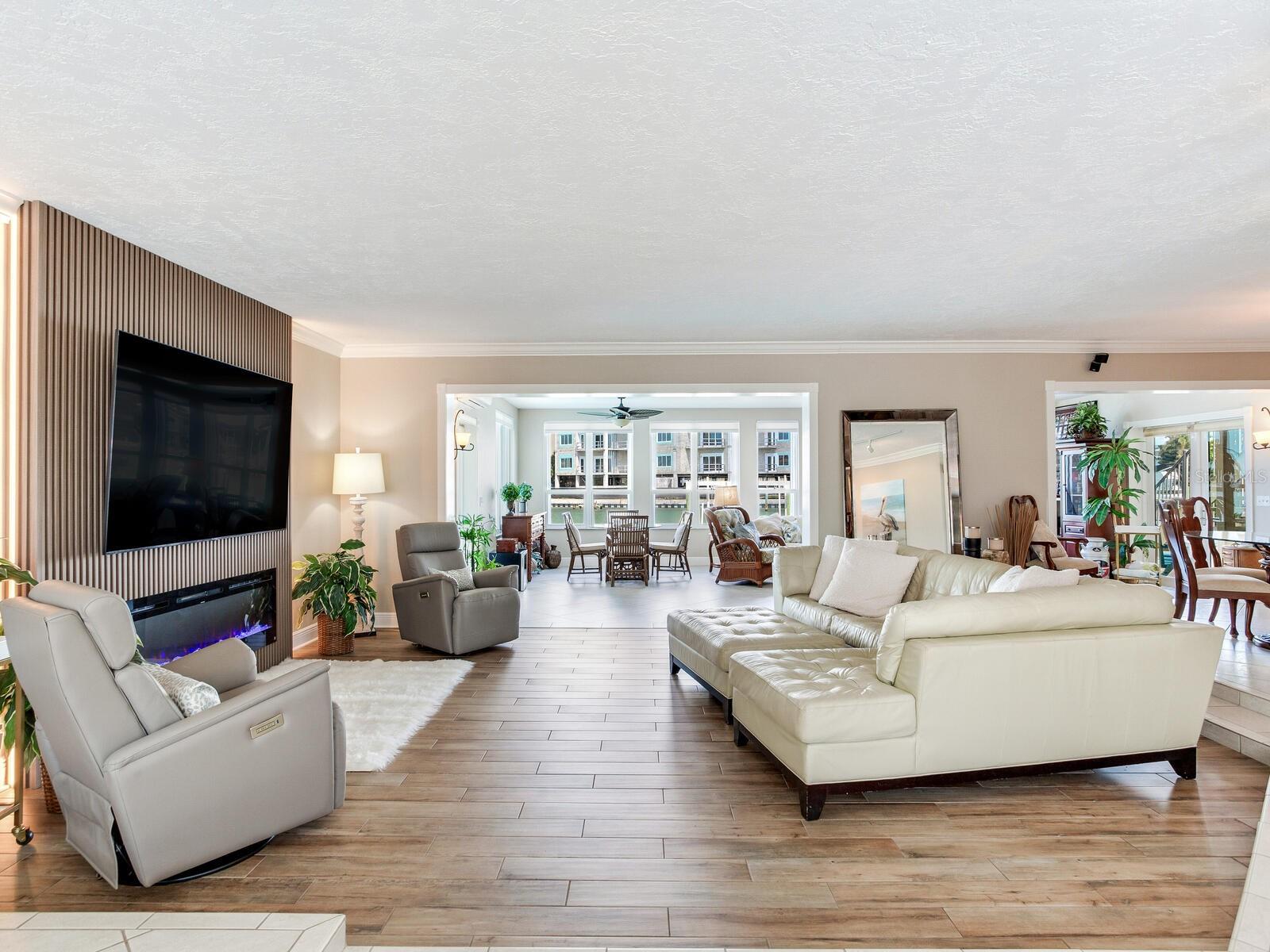 Image 6 of 60 For 210 Dolphin Point B