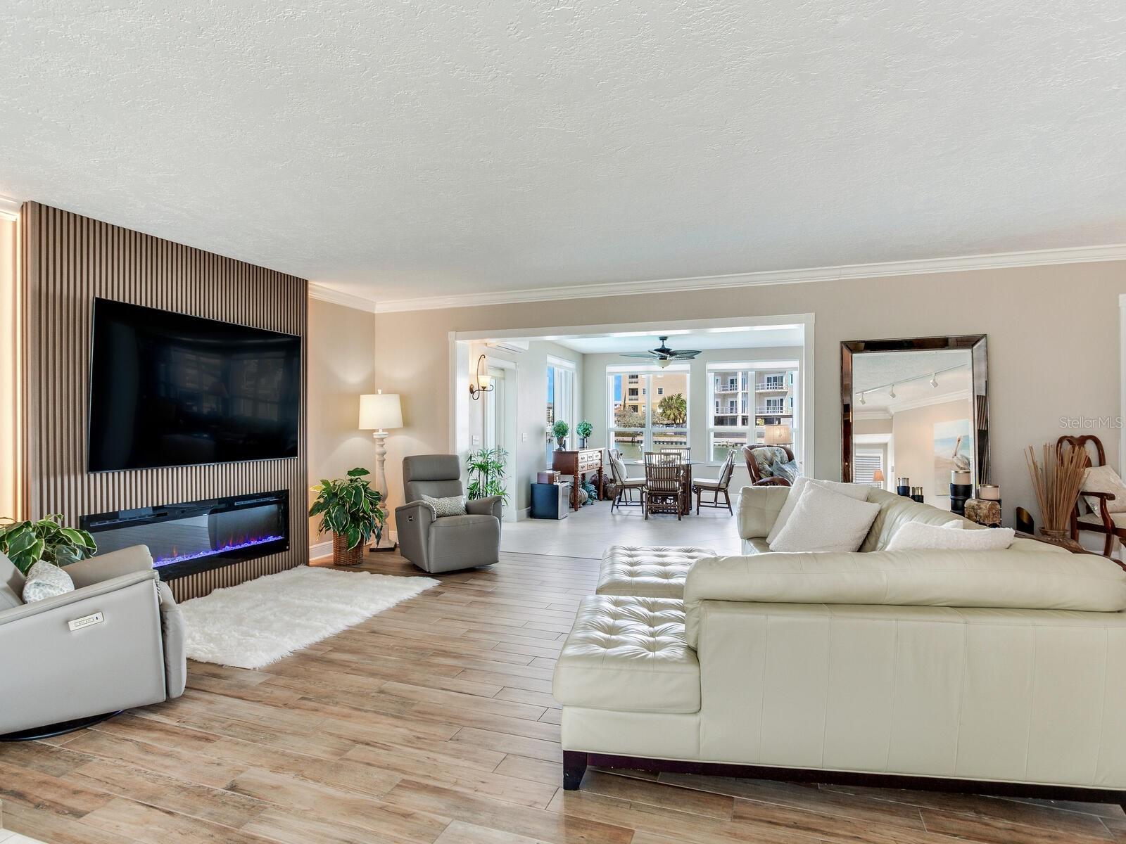 Image 7 of 60 For 210 Dolphin Point B